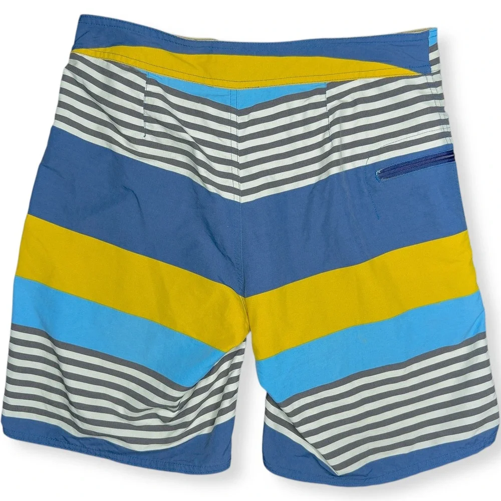 Patagonia Wavefarer Board Shorts Men's Size 28 Yurt Yellow Fitz Stripe STY 86621